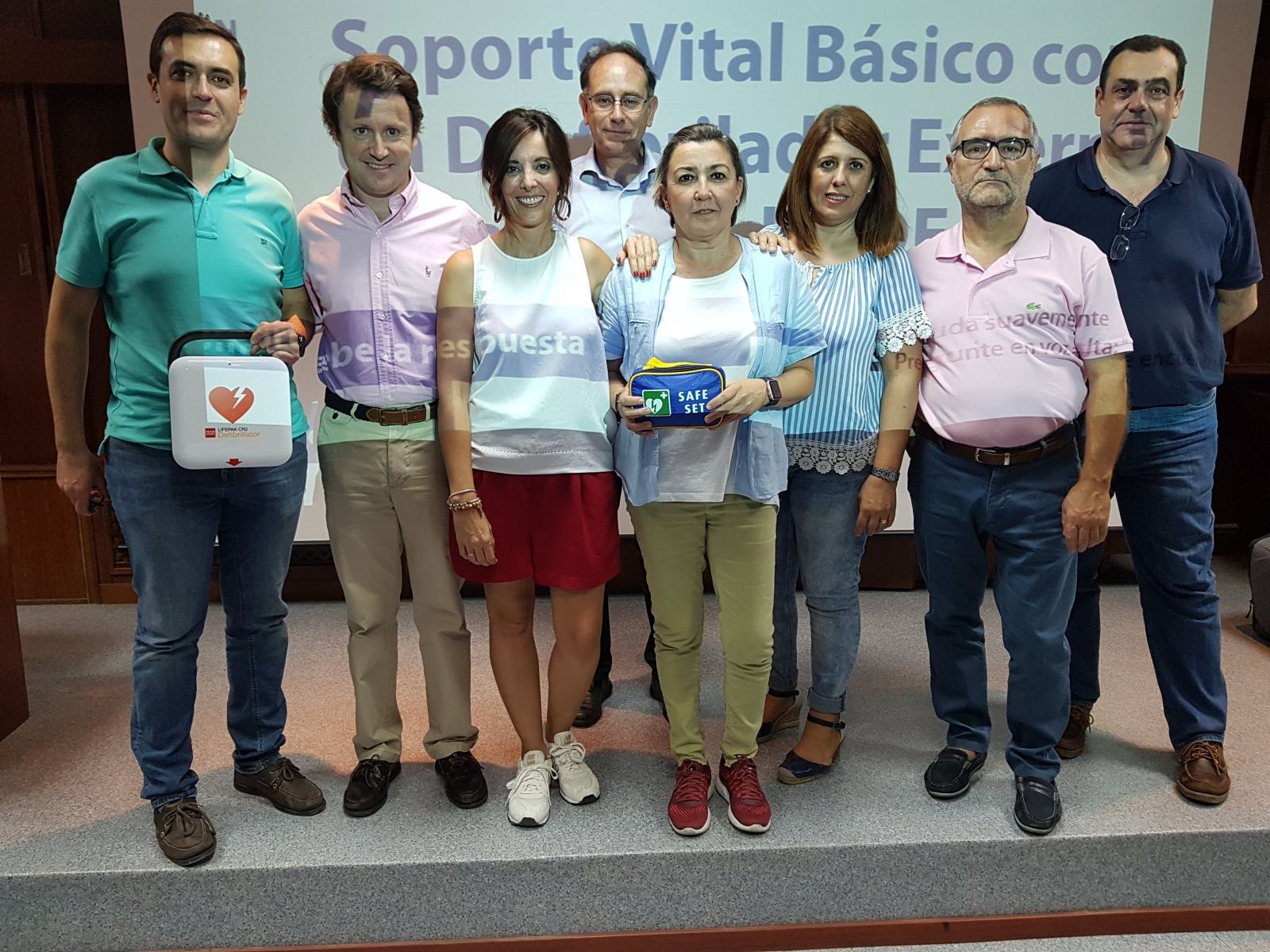 Los empleados del COM Jaén y el equipo de formación de RCP